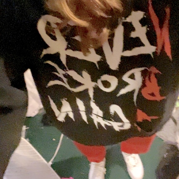 NBA young boy hoodie. Fits 11-17. There is a hole in the pocket. Pick up only. - Picture 1 of 1